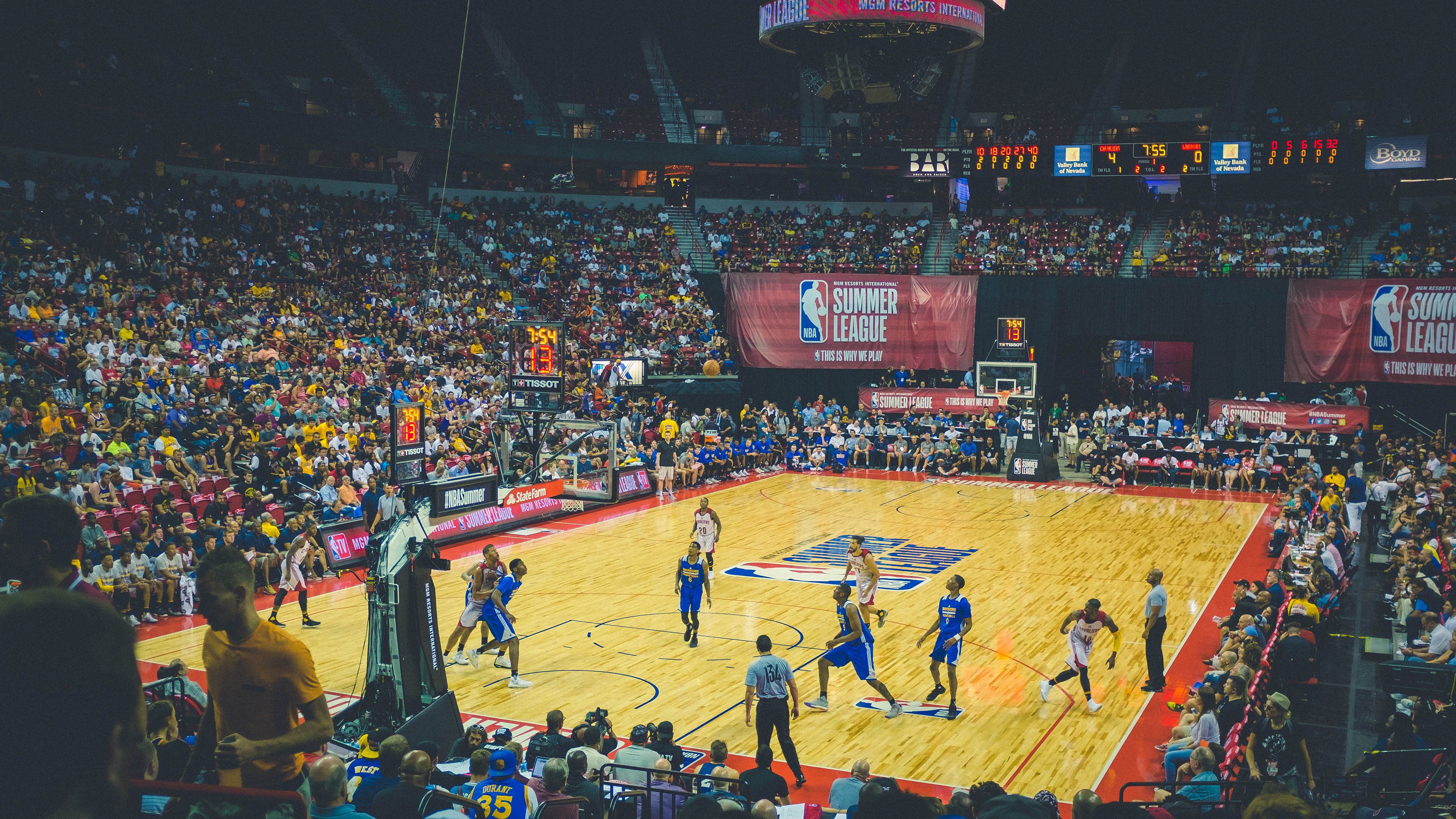 杨瀚森低位背打技术日趋成熟展现内线统治力,杨瀚森篮球